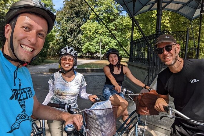 Urban Bike Tour Zurich - From Lake Zurich to the Limmat views