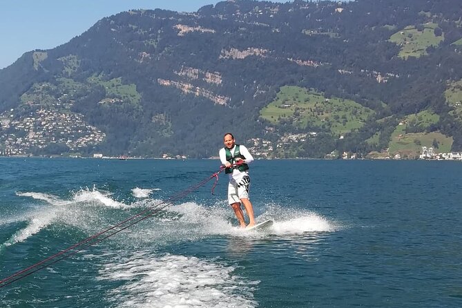 Wakeboarding Lake Zurich - afternoon ! - The views and the small-group atmosphere