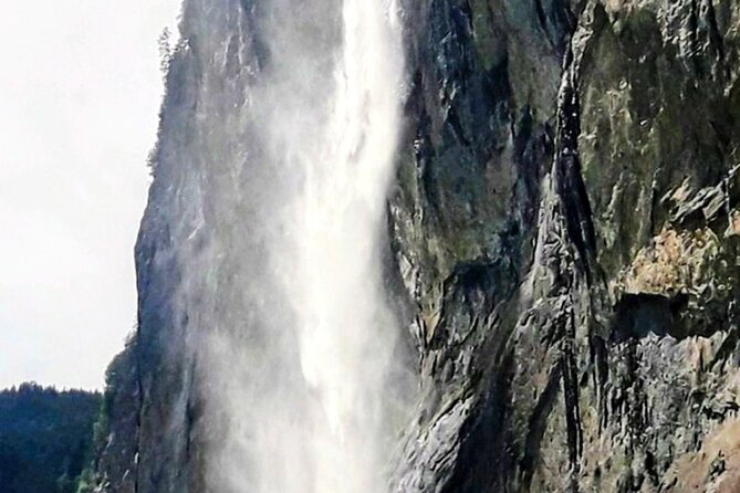 Waterfall Lauterbrunnen CLOY Pier Iseltwald Interlaken Private - Returning through Interlaken’s Höhematte Park