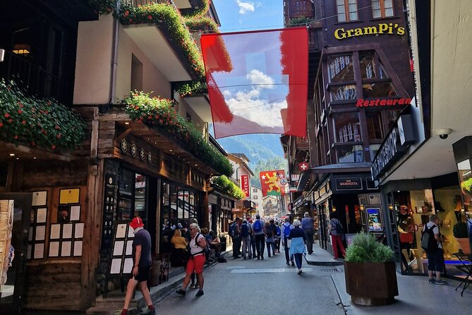 Zermatt Guided Day Hike - A guide who adapts the day to your group