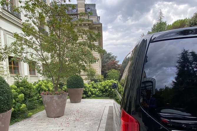 ZRH Zurich Airport to Zurich City Private Transfer–Winter Special - Help with bags, families, and winter arrivals