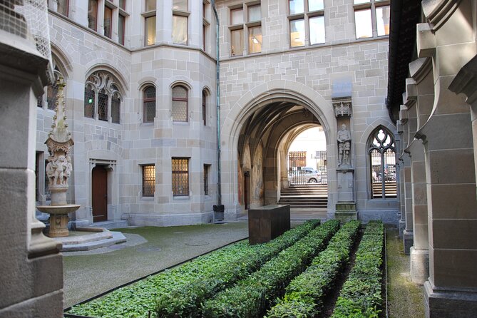 Zurich 360° City Walk Tour Including Hidden Spots - Niederdorf, Cabaret Voltaire, and Dada