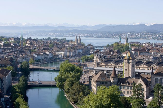 Zurich City Tour with Audio Commentary - University quarter and Zurichberg villas