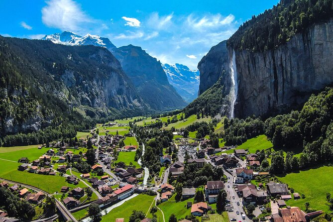 Zurich: Private Daytrip to Swiss Villages(Interlaken-Grindelwald) - Interlaken between Lake Thun and Lake Brienz