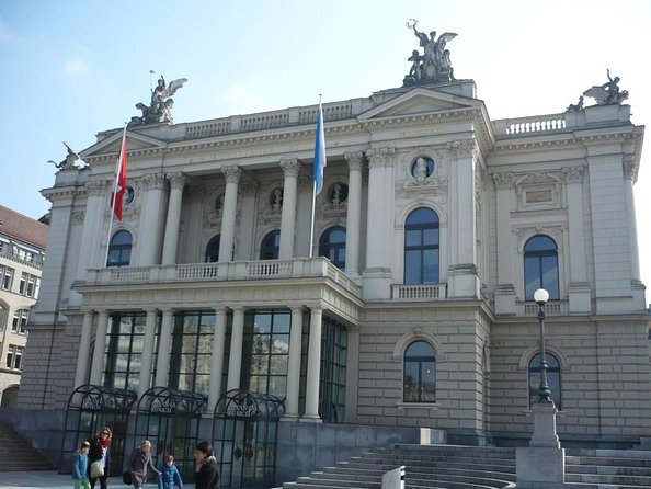 Zürich Private Walking Half-Day Trip with optional Lake Cruise - Zurich in four hours, with the city as your classroom