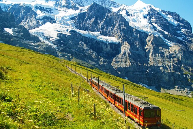 Zurich: Small group tour to Jungfrau, Grindelwald & Interlaken - The long Alpine day from Zurich