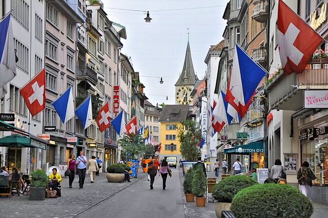 Zurich Small-Group Walking Tour Including a Lake Cruise - Lindenhof gives you Zurich’s best city-center pause